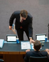 Taschentücher der ÖVP gegen Herbert Kickl.
