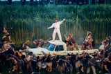 Das steckt hinter der mysteriösen Nummer auf Bad Bunnys Super-Bowl-Outfit von Zara