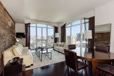 Hollywood-Schauspielerin Hilary Swank („Million Dollar Baby“) verkauft ihre stylische 133-Quadratmeter-Wohnung im Bezirk Manhattan für knapp sechs Millionen Euro.