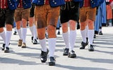 In der Waschmaschine? So waschen Sie Lederhose und Dirndl richtig