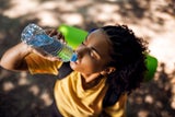 Experten warnen: Deshalb sollten Sie nicht aus Plastikflaschen trinken