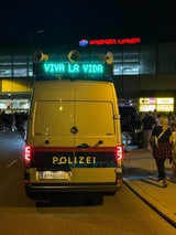 Kanzler Nehammer bei Coldplay-Gig im Happel Stadion