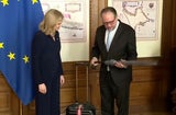 Stocker ist neuer Kanzler - Schallenberg übergibt Amt