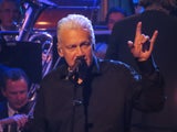 „Wimpernschlag“: Rainhard Fendrich wird auf neuer CD laut aber auch lustig!