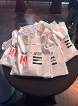 Mit KFC bestens ausgestattet: Limitierte Merch-Artikel und Überraschungen für die Fans.&nbsp;