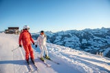 Bestens präparierte Pisten bietet die Bergwelt Hahnenkamm.