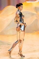 Neuer Naked-Dress-Trend: Stars machen entblößten Po zum Fashion-Statement