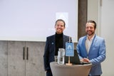 Thomas Payr, CMO von Alps Resorts (links), und Stefan Bracher, Director of Marketing &amp; Corporate Strategy bei Alps Resorts präsentierten die Ergebnisse der Branchenstudie.