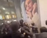 Massenschlägereien mitten in der Stadt
