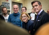 Landeshauptfrau Johanna Mikl-Leitner und Bundesminister Peter Hanke im Gespräch mit Fachkräften am ÖBB-Bildungscampus in St. Pölten.