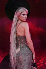 Neuer Naked-Dress-Trend: Stars machen entblößten Po zum Fashion-Statement