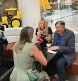 oe24-Reporterin Nathalie Martens interviewte Richard und Simone Lugner