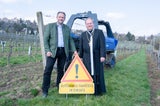 Peter Frei (Weingutsleiter Stift Klosterneuburg) mit Prälat Anton Höslinger (Propst Stift Klosterneuburg).