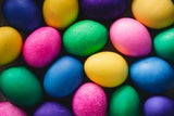 Alles ein PR-Gag? Das hat Ostern mit bunten Eiern & Hasen zu tun
