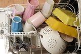 Deshalb trocknet Plastik in der Spülmaschine nicht: So klappt es trotzdem!