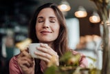 Studie enthüllt: Wer jeden Tag Kaffee trinkt, senkt sein Demenzrisiko