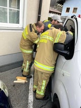Kind aus Auto gerettet