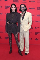Beim "About You Fashion Ball" in Hamburg erschien Rebecca Mir mit Ehemann Massimo Sinató.