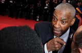 Denzel Washington rastet auf dem Red Carpet aus.