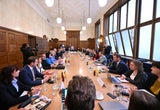 Beamten-Poker gestartet: Zähe Verhandlungen bahnen sich an