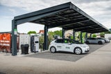 Der E-Mobilitäts-Ladepark an der A1 beim Hotel Smart Liv’in wurde erweitert und modernisiert.