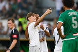 Flitzer-Alarm! Mbappé bleibt cool und trifft zum Drüberstreuen