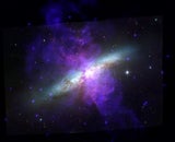 M82 – eine sogenannte Starburst-Galaxie. In ihr entstehen besonders viele neue Sterne in sehr kurzer Zeit.&nbsp;