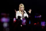 Dolly Parton wird zur Guinness-Weltrekord-IKONE gekürt – 11 Rekorde für die Country-Legende