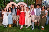 "HeidiFest": Leni Klum sorgt im Hochzeits-Dirndl für Aufsehen