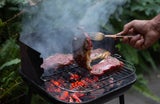 Grill-Hack: Mit diesem Trick bleibt kein Fleisch mehr am Rost kleben