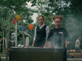 Susanne Wuest in der Amazon Prime-Serie "Drunter und Drüber".