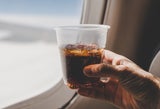 Achtung: Dieses Getränk sollten Sie im Flugzeug nie bestellen