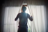 Achtung: Darum sollten Sie nachts NIE das Fenster offen lassen