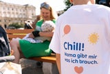 Mit ihrem Stillstand auf dem Wiener Heldenplatz machten Mütter und Väter auf das immer noch diskutierte Thema aufmerksam.&nbsp;