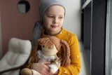 HOFER ermöglicht Pfandspenden in allen Filialen österreichweit - unterstützt werden kann hier unter anderem die Österreichische Kinderkrebshilfe.