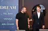Ex-Bundeskanzler Sebastian Kurz (r./ÖVP) und sein israelischer Geschäftspartner Shalev Hulio