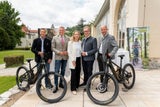 Präsentierten das neue Projekt „Sonnseitn Trails“ (v.l.): Hans Knauß (Ex-Skirennläufer und Botschafter der Tourismusregion Schladming-Dachstein), Mario Kunasek (Landeshauptmann der Steiermark), Eva Maria Kroismayr-Baier (Abgeordnete zum Steirischen Landtag), Andreas Keinprecht (Vorsitzender der Tourismusregion Schladming-Dachstein) und Mathias Schattleitner (Geschäftsführer der Tourismusregion Schladming-Dachstein).