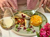 Gegrillte Wolfsbarschfilets auf arabischem Reis 