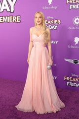 Rückwärts gealtert: Lindsay Lohan strahlt bei „Freakier Friday“-Premiere