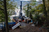 Probebohrungen für Bauarbeiten im Berg.