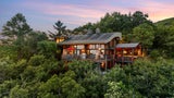 Das geheime Luxus-Baumhaus von Burt Reynolds steht zum Verkauf