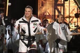 "Kopfüber"-Robbie Williams lässt Klagenfurt ausflippen