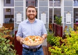 Vage Yeritsyan: Pizza frisch aus dem Ofen.