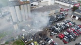 Schrottplatz Feuer 55 Autos