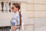 Heiße Köpfe, coole Frisuren: 8 Hairstyles für Hitzetage, die (fast) alles aushalten