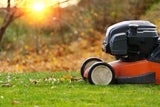 Rasenpflege im Herbst: Dann sollten Sie den Rasen zum letzten Mal mähen