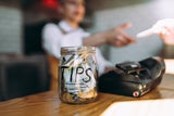 Trinkgeld im Urlaub: Diese Regeln gelten in Italien, Kroatien & Co.