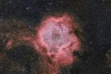 Nach einer Supernova bleibt entweder ein Neutronenstern zurück – ein extrem dichter Sternenrest – oder ein Schwarzes Loch, wenn der Stern sehr massereich war.&nbsp;