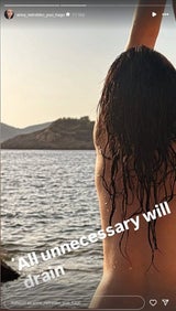 Anna Netrebko zeigt sich extrem sexy und ohne Kleidung am Strand.&nbsp;