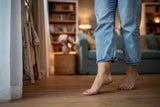 Vorsicht: Warum Hausschuhe im Herbst Ihren Füßen schaden können